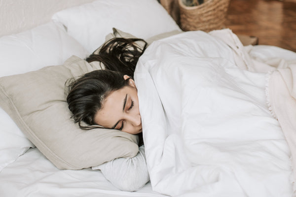 7 Expert Tips To Help You Fall Asleep Faster and Stay Asleep Longer